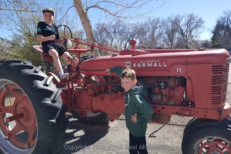 Learners from Acton Academy East Mountains private school near Albuquerque, New Mexico on a field trip to NM fungi and Los Poblanos.