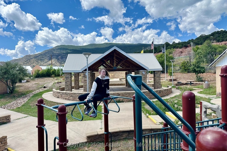 Learners at Acton Academy East Mountains private school in Cedar Crest, New Mexico on a field trip to the Tijeras library.